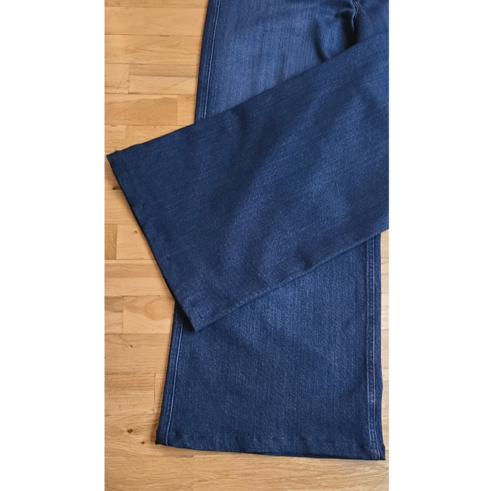 Good American Women's Wide Leg Flare Jeans - Medium & Dark Blue Wash - Picture 7 of 15